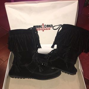 MINNETONKA MOCCASIN BOOT